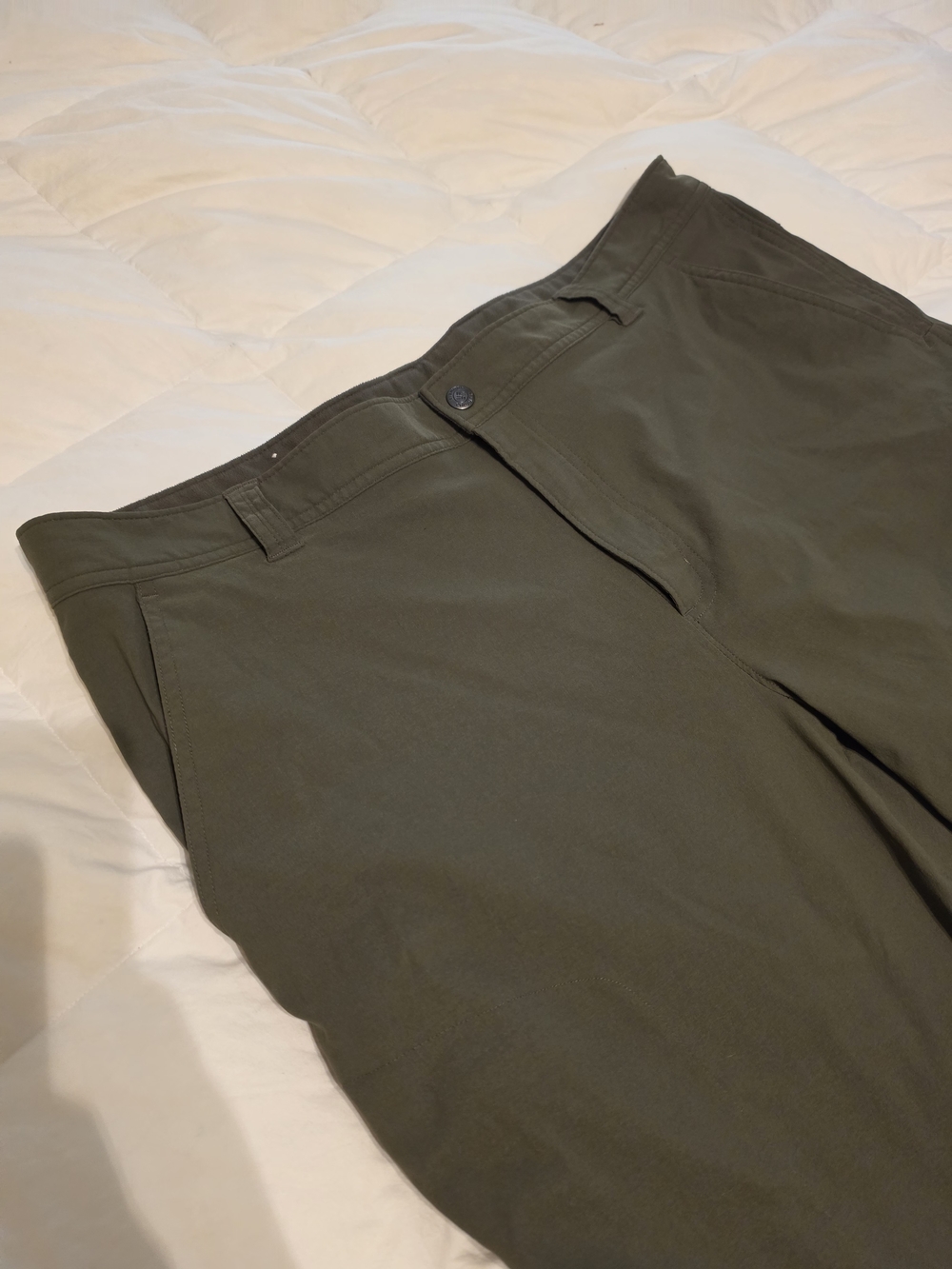 Columbia Olive Green Men’s Chino Pants